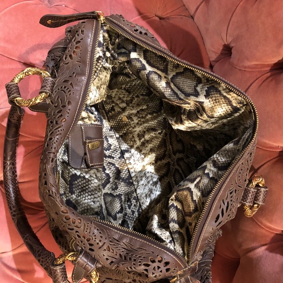 SUPREME SOPHISTICATION - Picture 7 of 7